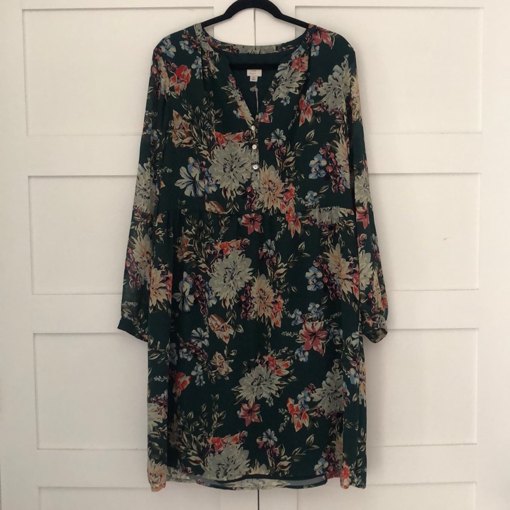 Flor summer dress with sleeves
